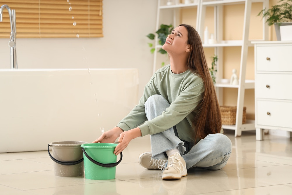 Can a bathroom leak cause mold in another room
